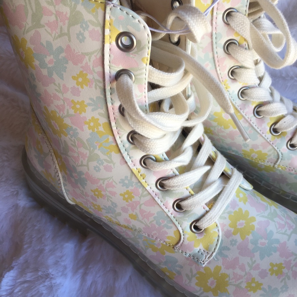 Sugar Kaedy Spring Flowers Combat Boots - Picture 4 of 11